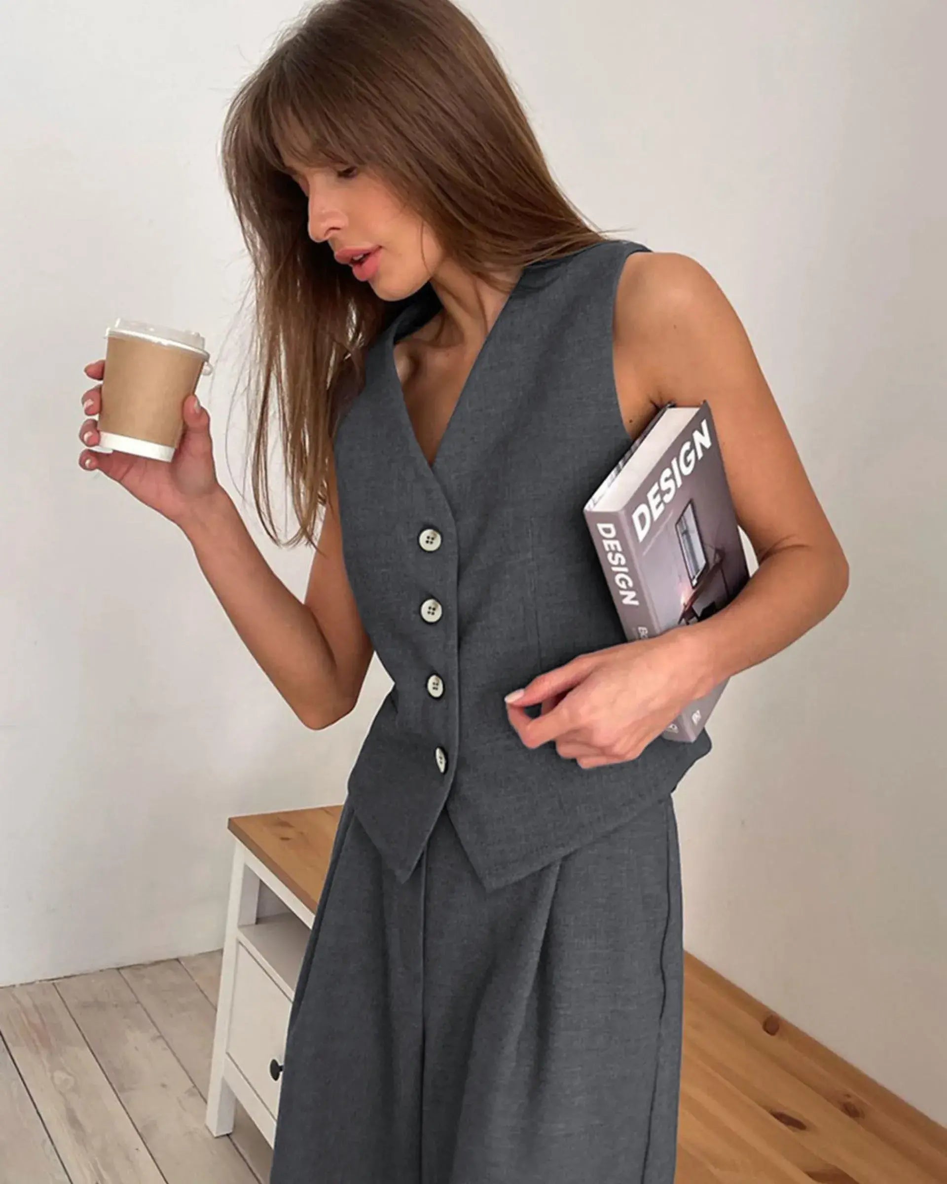 2-Piece V-Neck Sleevless Women's Lounge Set – Casual Suit for Work or Travel