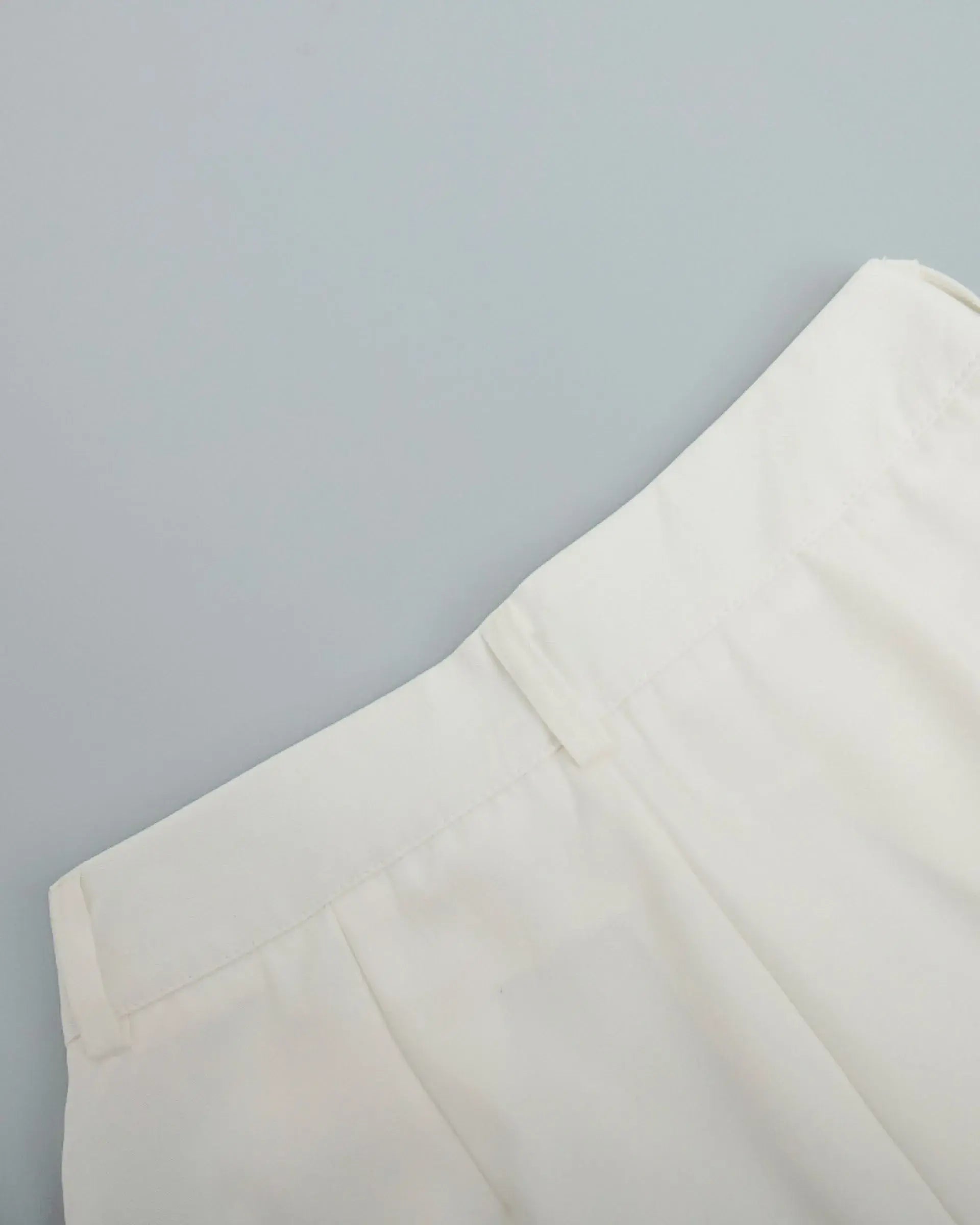 High-Waisted White Trousers with Wide-Leg Fit