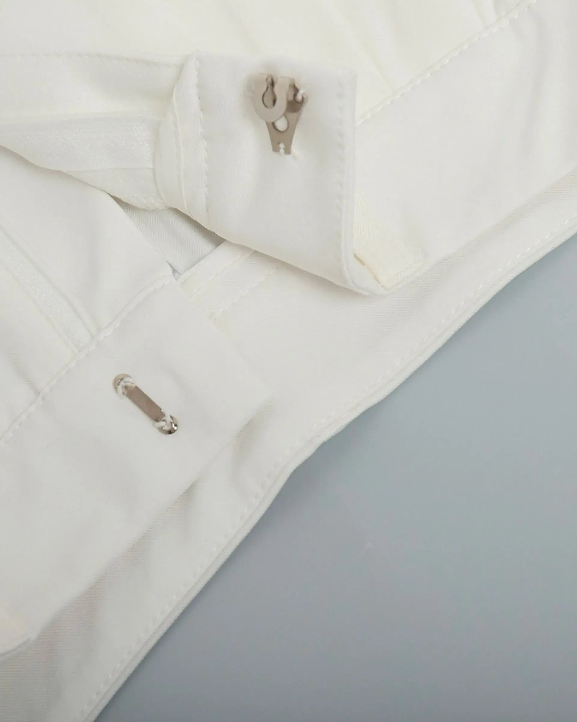 High-Waisted White Trousers with Wide-Leg Fit