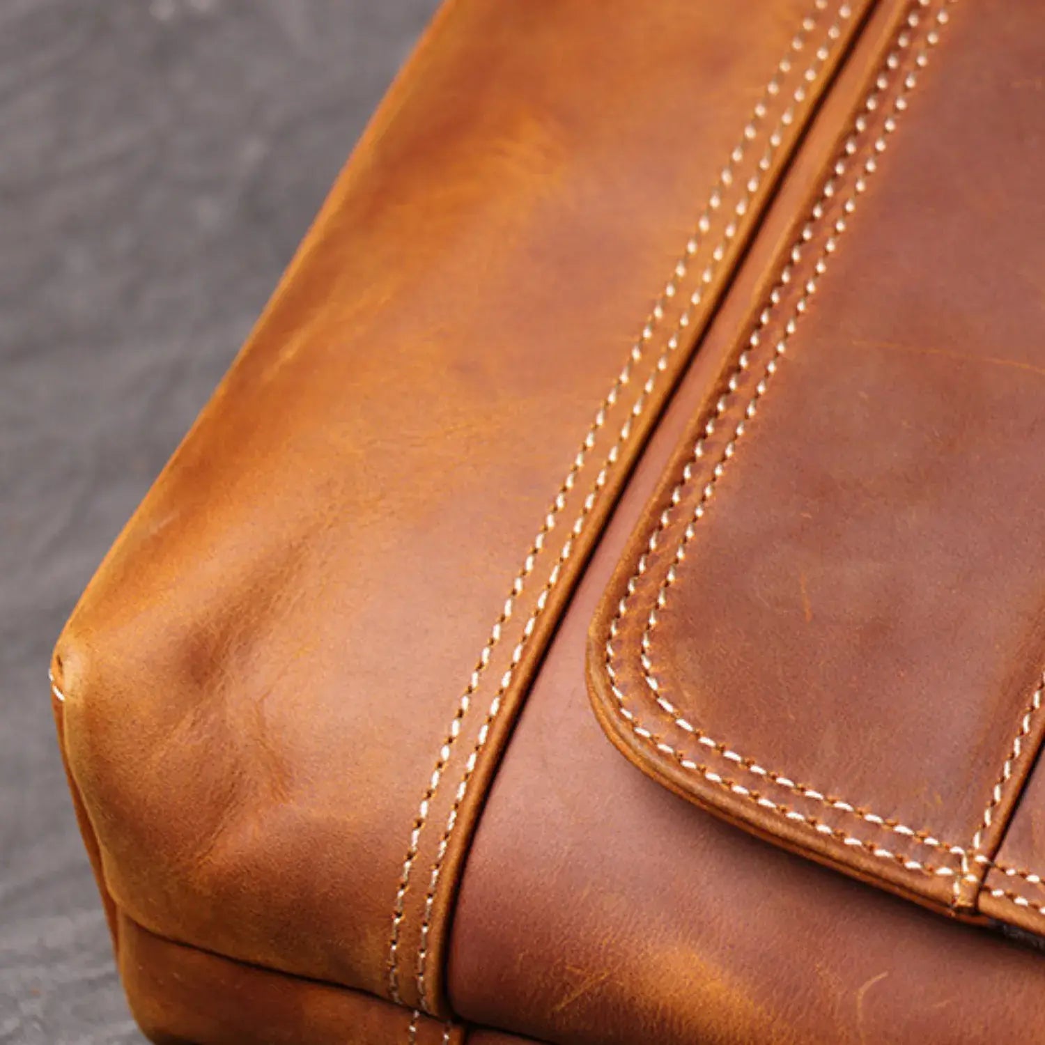 Montel - Vintage Leather Messenger Bag