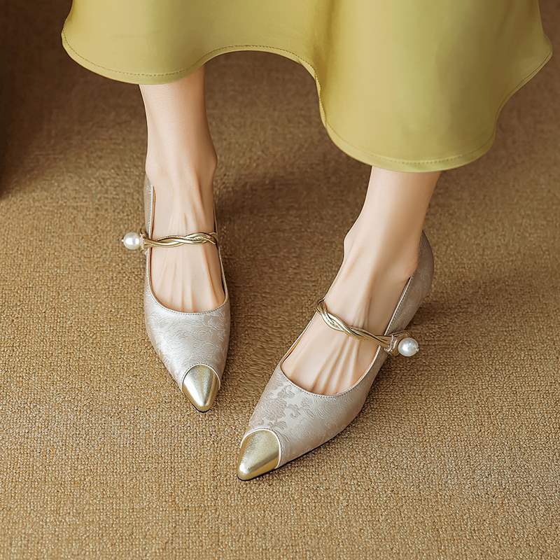 Amelie Stylish Kitten Heels Shoes