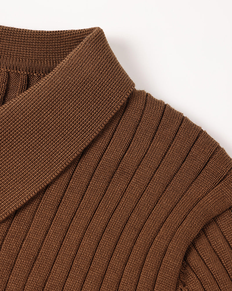 SEOJIN Classic Polo with Vintage Charm